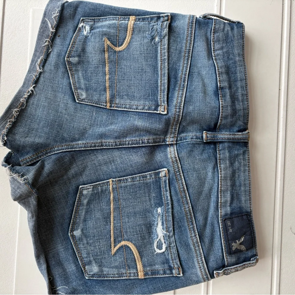 American Eagle Women’s Distressed Denim High Rise Shortie Shorts Size 4 - Picture 4 of 7